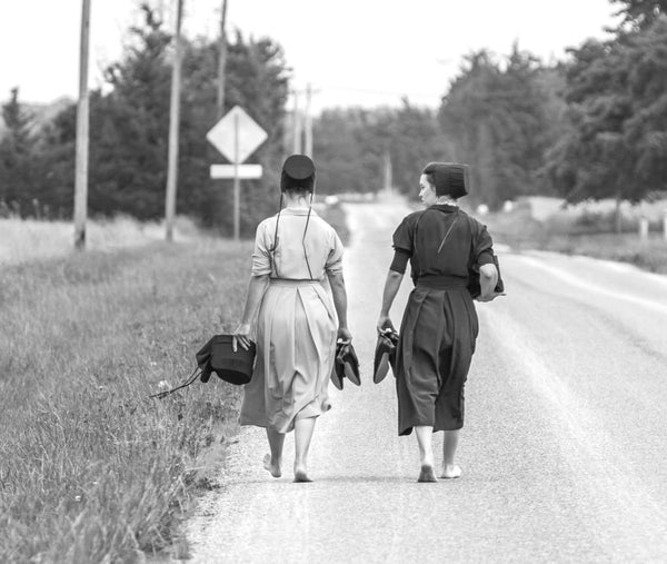 mennonite vs amish beliefs