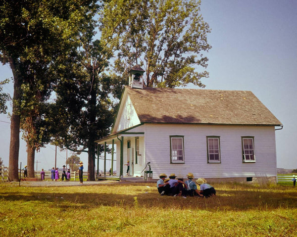 what do amish people think of outsiders